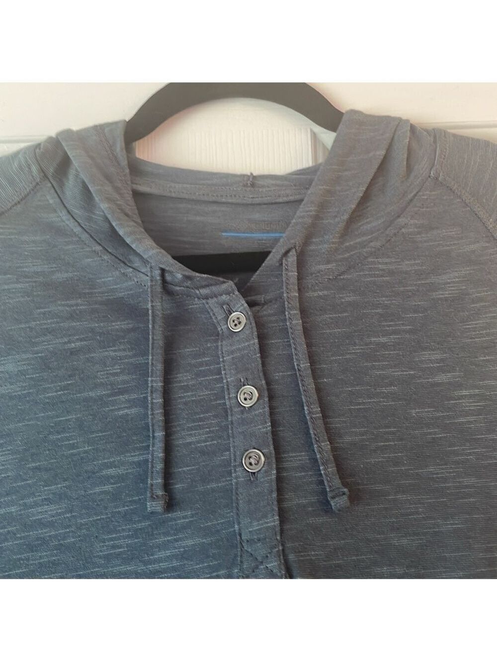Columbia Hooded Top - Picture 2 of 7